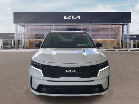 Certified 2022 Kia Sorento SX image 2