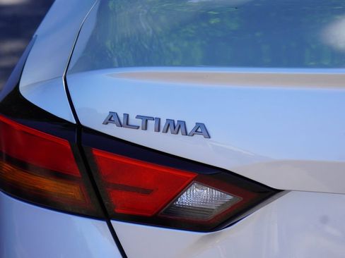 Used 2024 Nissan Altima 2.5 SR FWD image 7