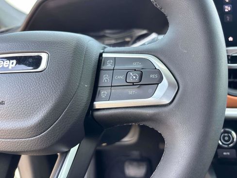 Certified 2025 Jeep Compass Limited AWD/4WD image 18