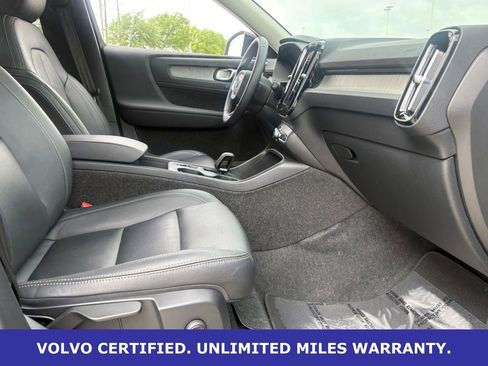 Certified 2025 Volvo XC40 B5 Core AWD/4WD image 33