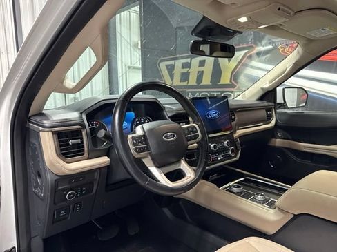 Used 2024 Ford Expedition Limited AWD/4WD image 5