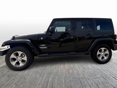 Used 2017 Jeep Wrangler Unlimited Sahara image 5