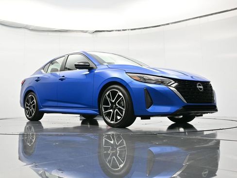 Used 2025 Nissan Sentra SR image 37