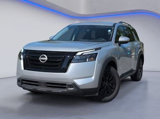 Used 2024 Nissan Pathfinder SV FWD video 2