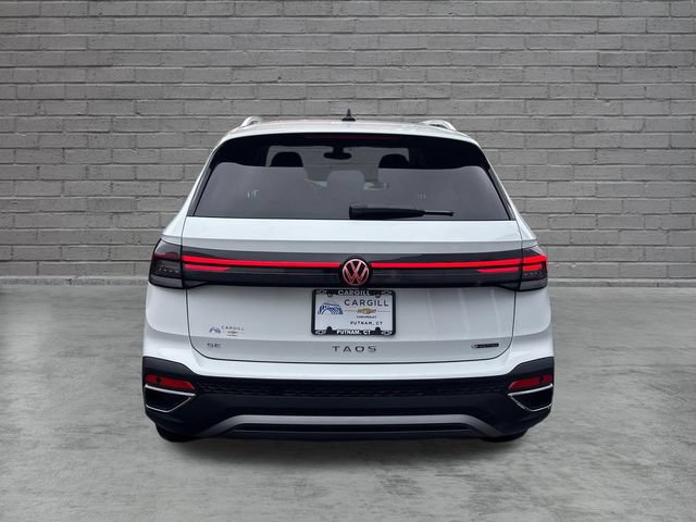 Used 2026 Volkswagen Taos SE AWD/4WD image 6