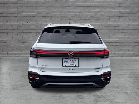 Used 2026 Volkswagen Taos SE AWD/4WD image 6