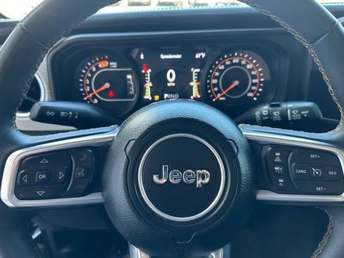 Used 2024 Jeep Wrangler Unlimited Sahara AWD/4WD image 26