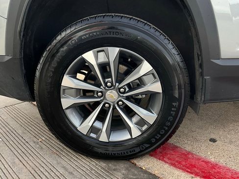 Used 2025 Chevrolet Equinox LT image 9