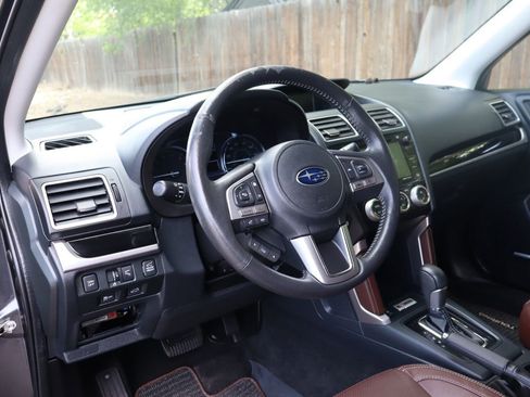 Used 2017 Subaru Forester 2.5i Touring AWD/4WD image 15