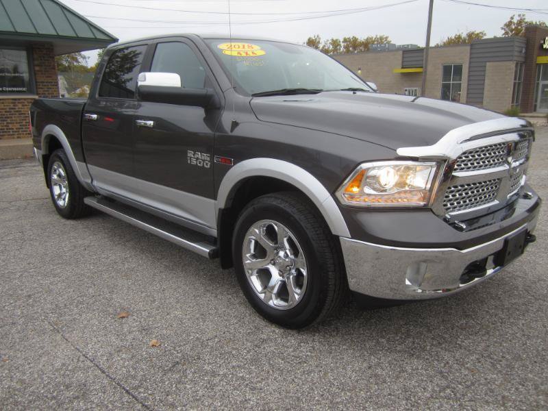 Used 2018 RAM 1500 Laramie AWD/4WD image 2