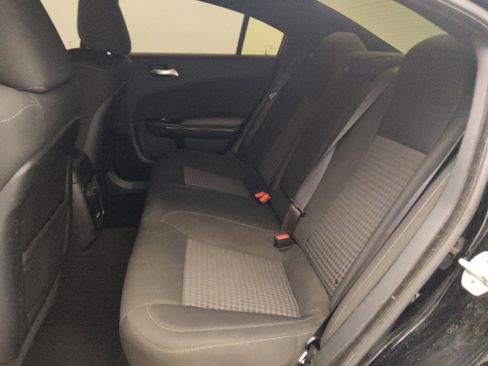 Used 2019 Dodge Charger R/T w/ Blacktop Package image 18