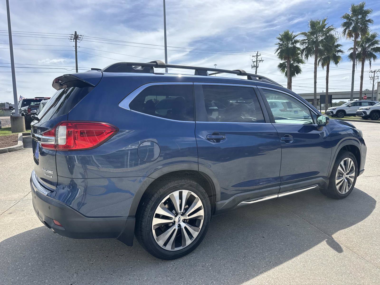 Used 2020 Subaru Ascent Limited w/ Technology Package AWD/4WD image 5