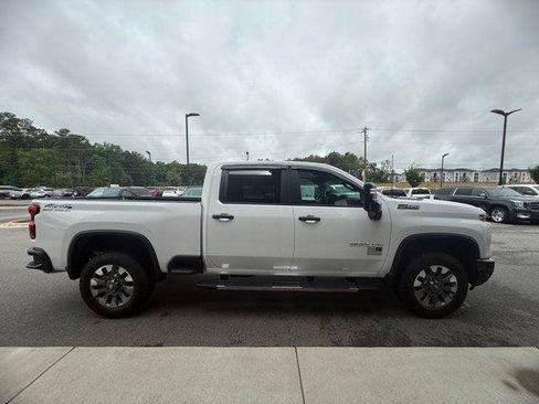 Used 2025 Chevrolet Silverado 2500 Custom w/ Custom Value Package AWD/4WD image 7