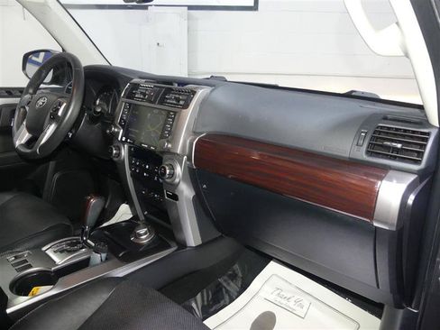 Used 2020 Toyota 4Runner Limited AWD/4WD image 24