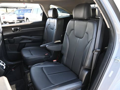 Used 2023 Kia Sorento EX w/ Panoramic Sunroof Package FWD image 20