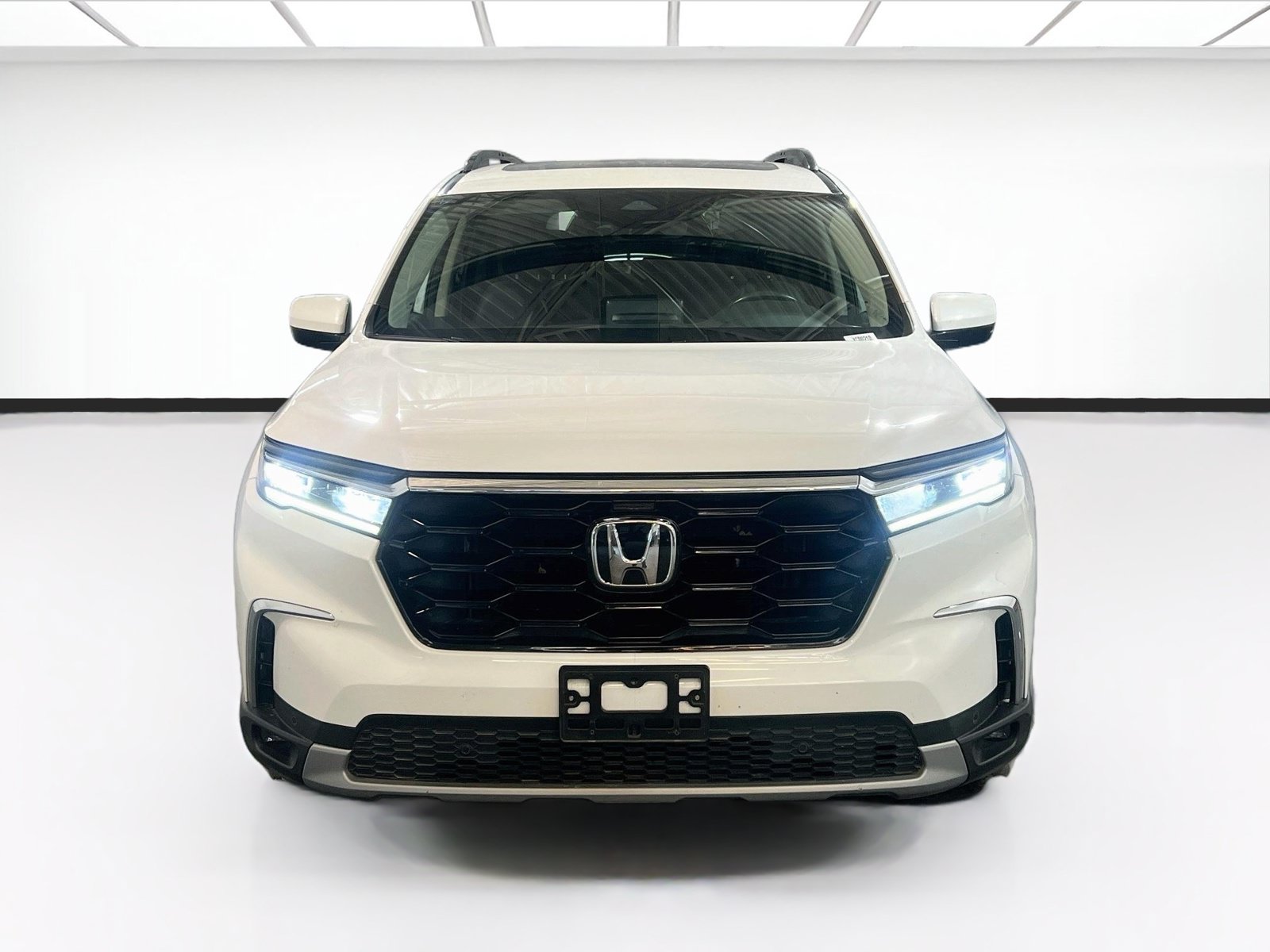 Used 2023 Honda Pilot Touring image 2