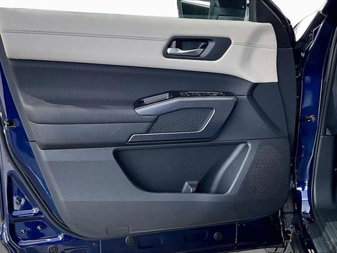 New 2026 Nissan Pathfinder SL FWD image 10