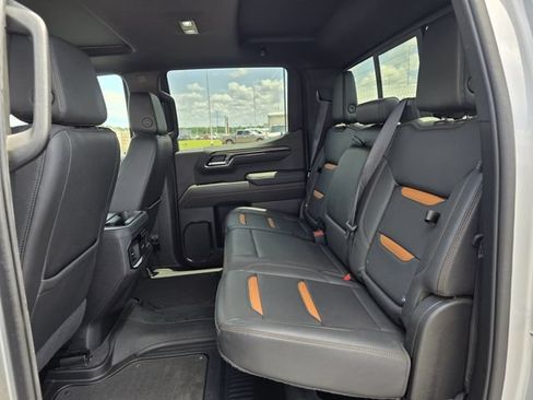 Used 2022 GMC Sierra 1500 AT4 w/ AT4 Premium Package AWD/4WD image 18