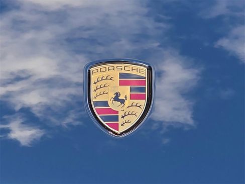 Used 2025 Porsche Macan image 27