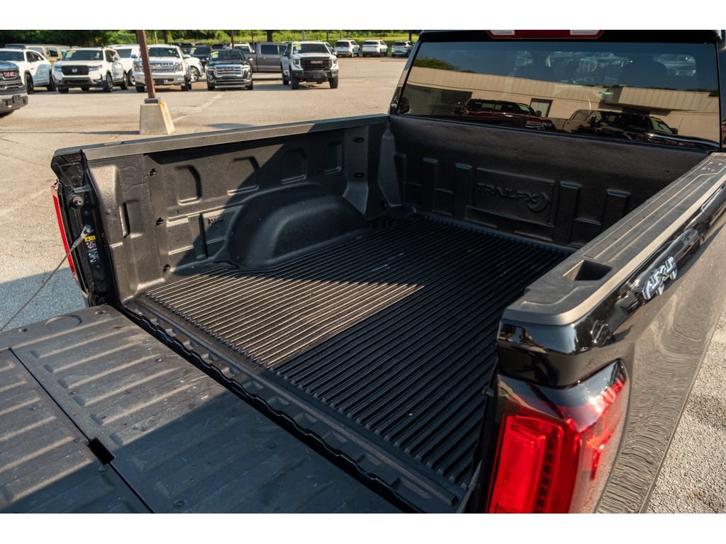Used 2025 GMC Sierra 1500 SLT AWD/4WD image 31