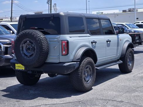 Certified 2023 Ford Bronco Badlands w/ Sasquatch Package AWD/4WD image 8