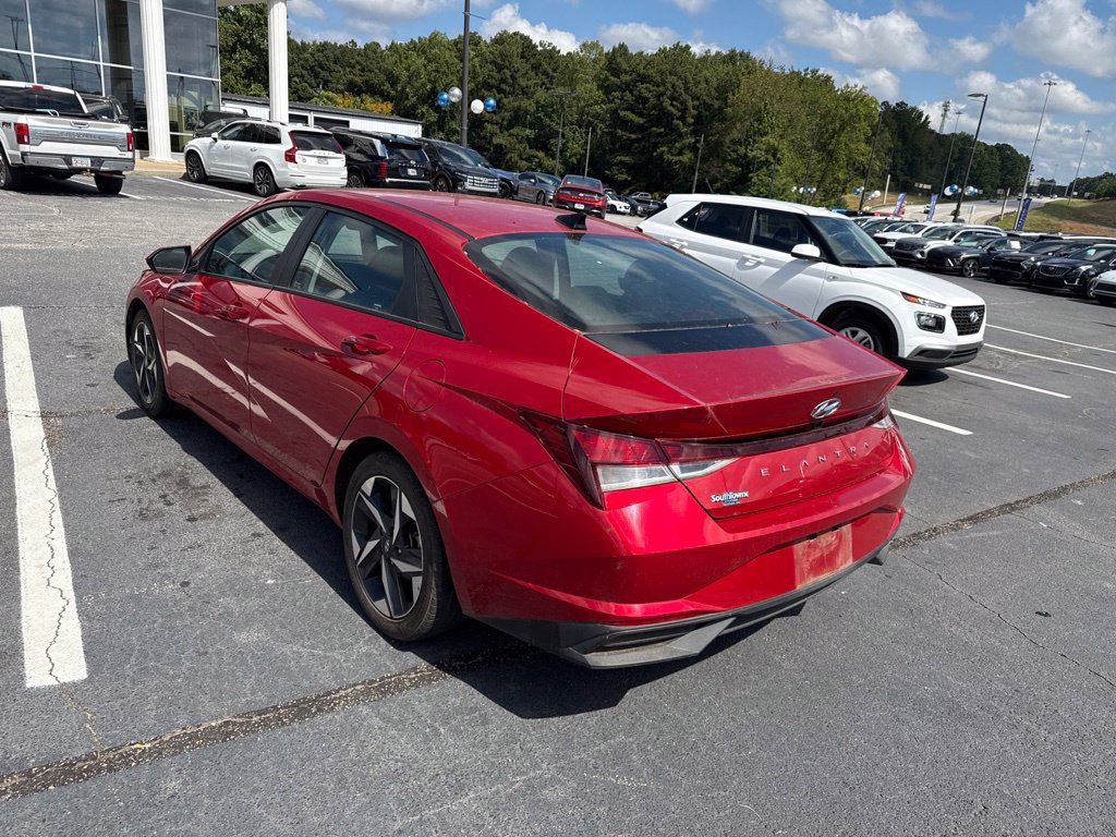 Used 2023 Hyundai Elantra SEL w/ Convenience Package FWD image 2