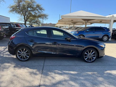 Used 2018 MAZDA MAZDA3 Grand Touring w/ Premium Equipment Package image 8