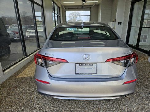 Used 2023 Honda Civic Sport image 3