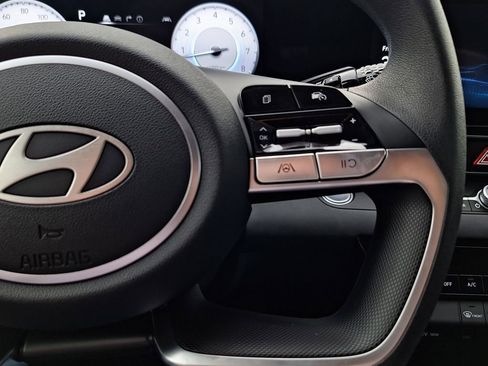 Used 2024 Hyundai Elantra SEL image 16