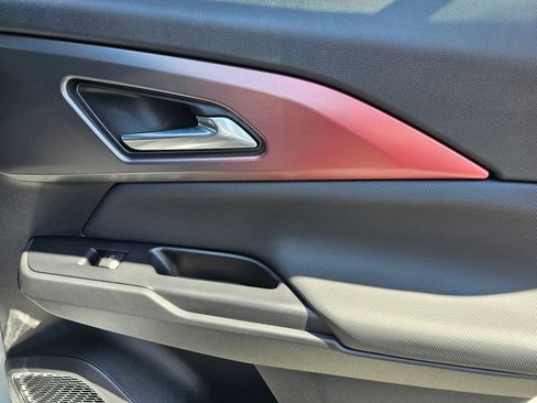 New 2025 Chevrolet Equinox EV RS w/ Active Safety Package 3 AWD/4WD image 11