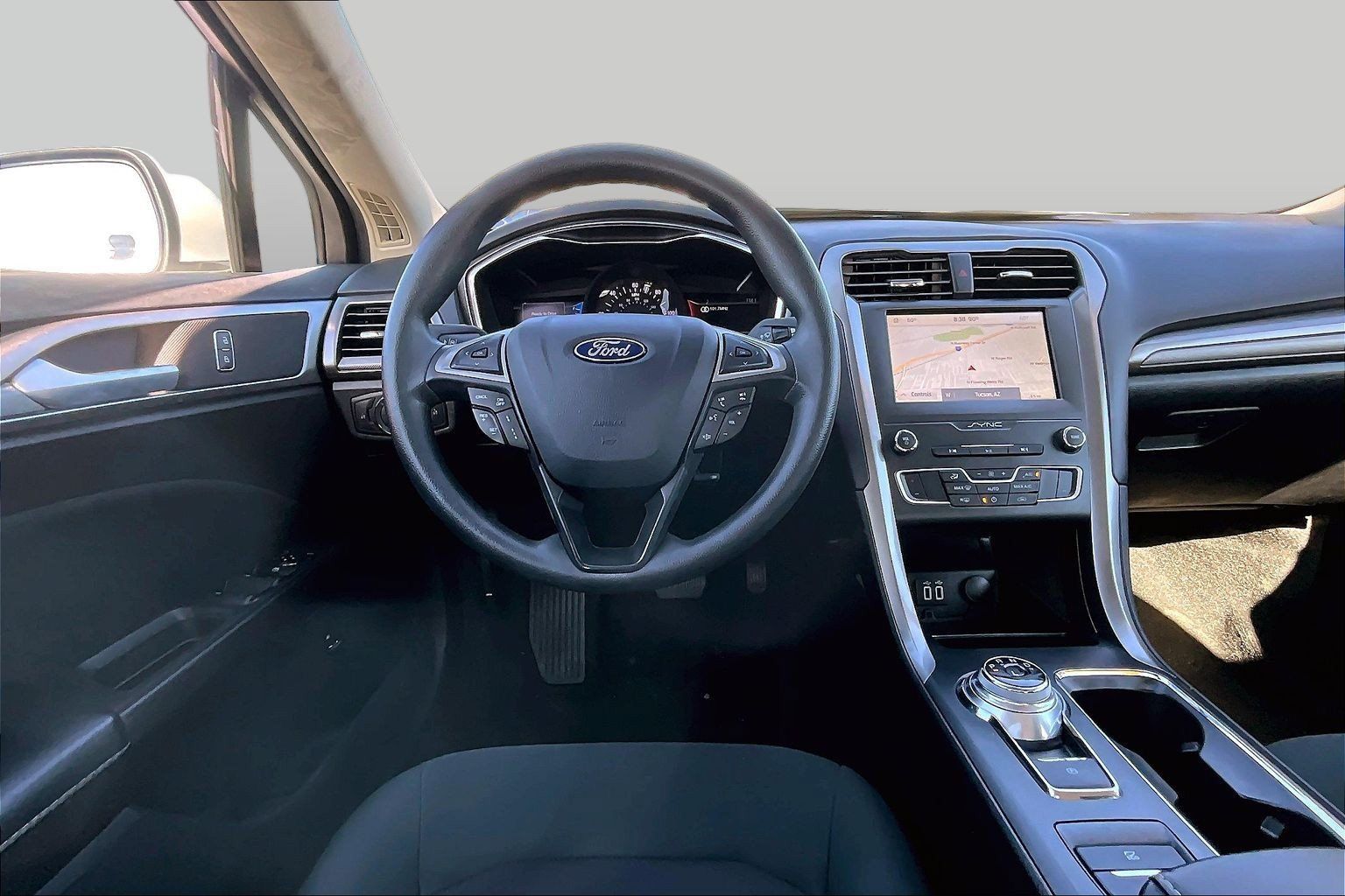 Used 2020 Ford Fusion SE FWD image 5