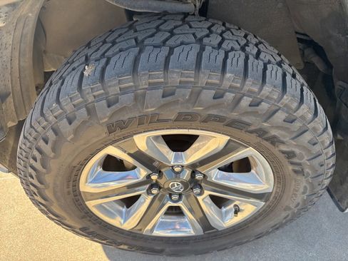 Used 2016 Toyota Tacoma Limited image 31