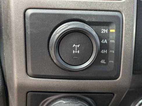 Certified 2018 Ford F150 Raptor w/ Equipment Group 802A Luxury image 22