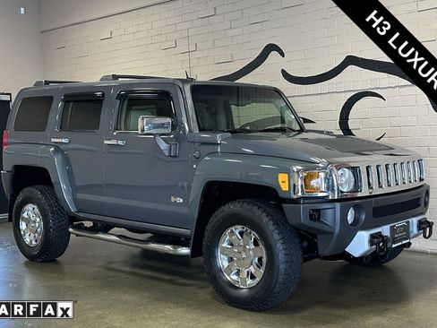 Used 2009 HUMMER H3 Luxury AWD/4WD image 1