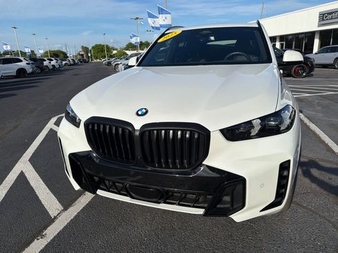 Used 2025 BMW X5 sDrive40i w/ M Sport Package RWD image 2