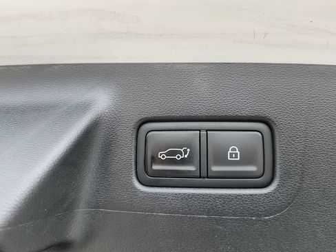 Used 2025 Hyundai Santa Fe SEL FWD image 16