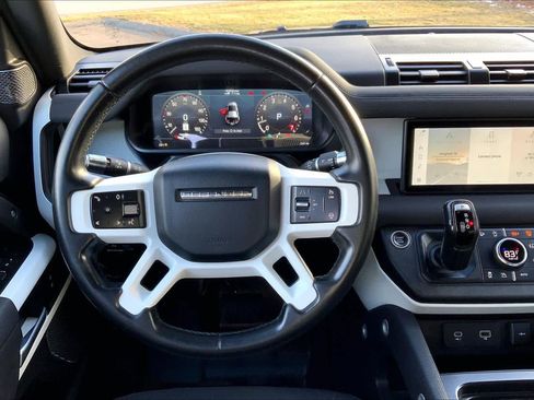 Used 2022 Land Rover Defender 110 X-Dynamic SE image 5