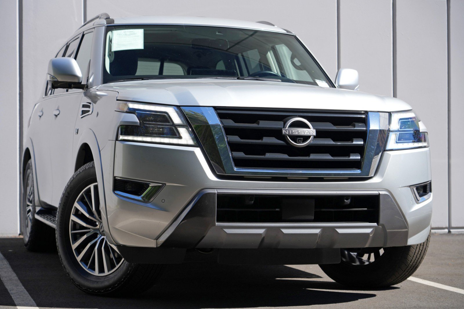 Used 2021 Nissan Armada SL w/ Captain's Chairs Package AWD/4WD image 2