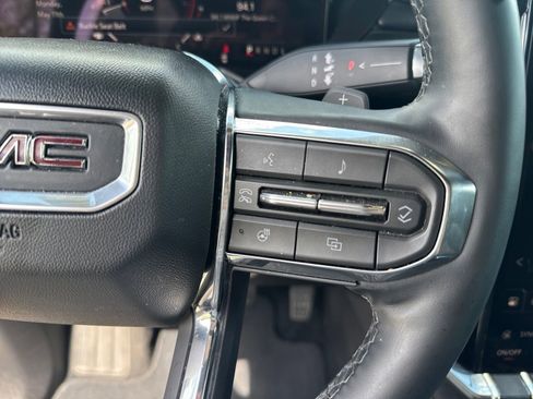 Used 2025 GMC Acadia Elevation FWD image 16