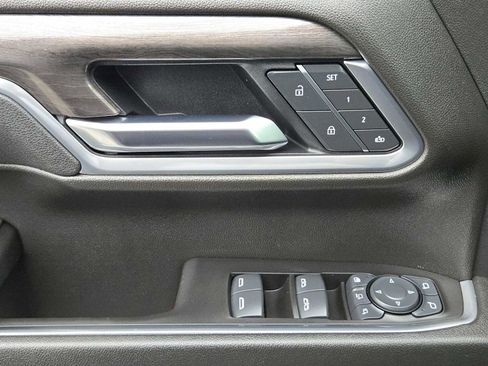 Certified 2025 Chevrolet Silverado 2500 LTZ w/ LTZ Convenience Package image 21