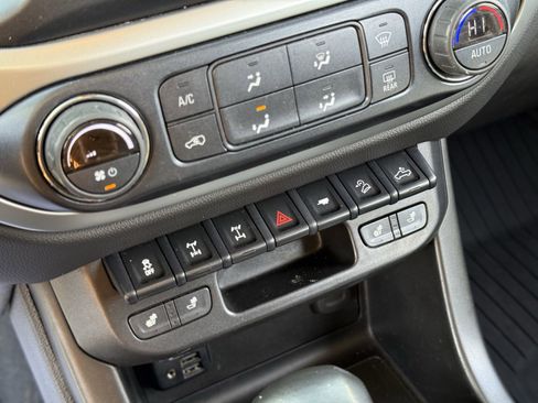 Used 2022 Chevrolet Colorado ZR2 image 25