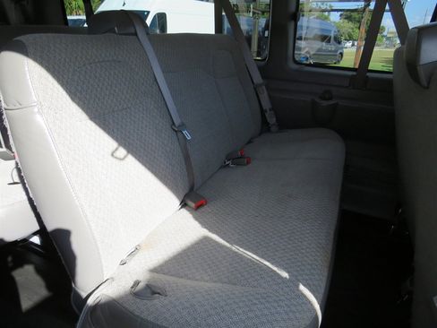 Used 2024 Chevrolet Express 3500 LS w/ Chrome Appearance Package RWD image 18