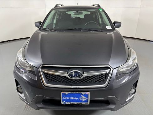 Used 2016 Subaru Crosstrek 2.0i Premium image 3