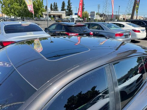 Used 2012 Porsche Panamera image 6