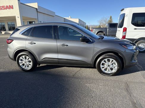 Used 2024 Ford Escape Active image 4