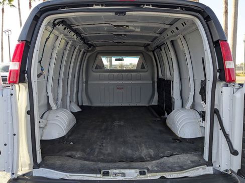 Used 2022 Chevrolet Express 2500 w/ Driver Convenience Package image 13