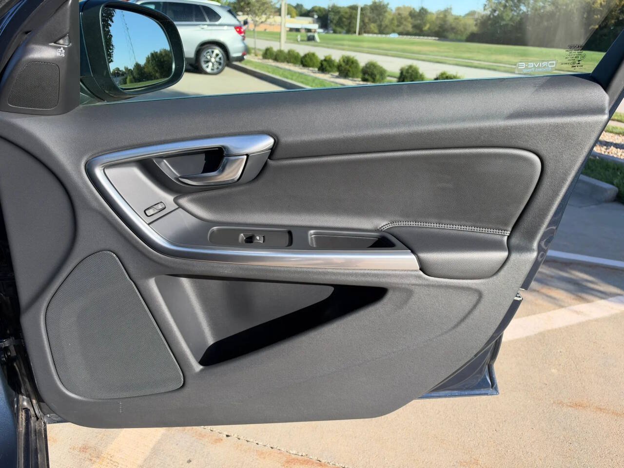 Used 2015 Volvo V60 T5 Premier w/ Convenience Package FWD image 32