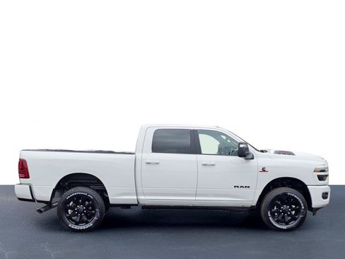 New 2026 RAM 2500 Laramie AWD/4WD image 9