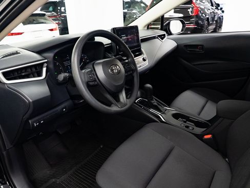 Used 2025 Toyota Corolla LE image 20