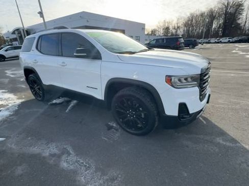 Used 2023 GMC Acadia SLT w/ Elevation Edition image 2